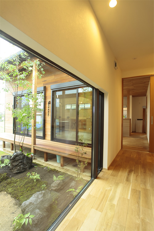 平屋施工例1「コの字と中庭の家」｜施工事例｜e平屋net（イー平屋ネット）